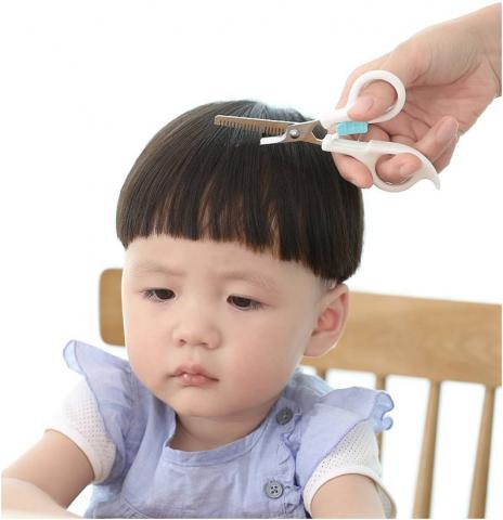 嬰幼兒打薄理髮剪刀(優質不鏽鋼材質/手柄加寬指位設計/安全扣設計)