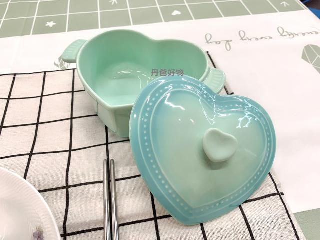 出清價 (湖水綠)【韓國Reeves 維思】北歐FIKA新骨瓷心形碗(附蓋)適用各種爐具